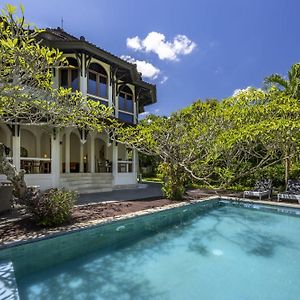 Cove Urbanest Inn